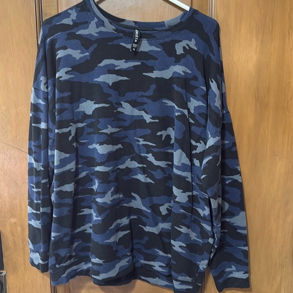 Athleta Tops - Athleta blue camo sweatshirt. XL.